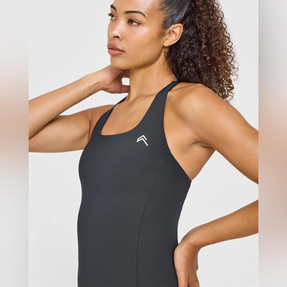 ONER active TIMELESS SQUARE NECK VEST WITH WHITE LOGO - Picture 3 of 7